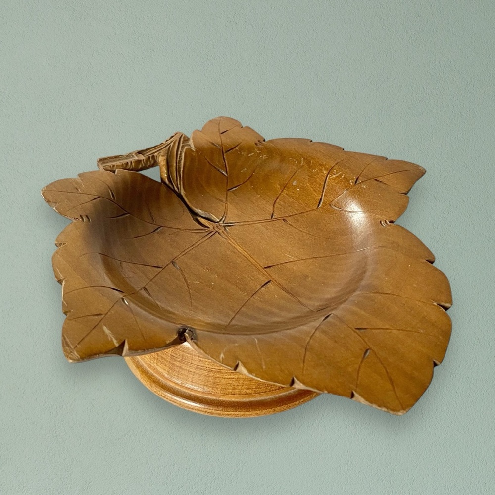 Cuendet Vintage Carved Wood Maple Leaf Candy Tray Rotating Swiss Music Box